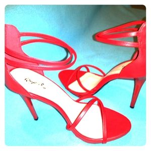 Qupid strappy cherry red 👠